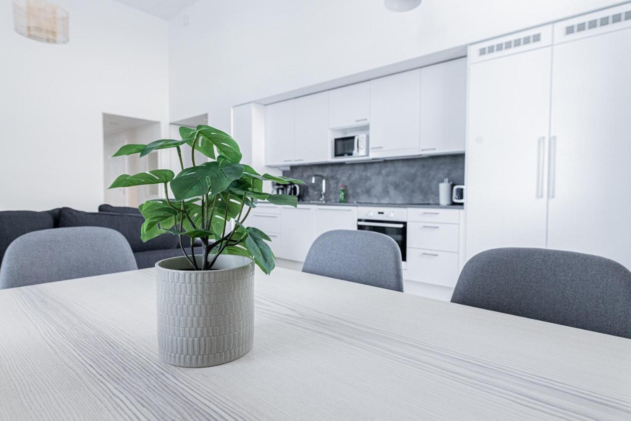 Huoneisto Sleepwell Malaga With Private Sauna And Parking